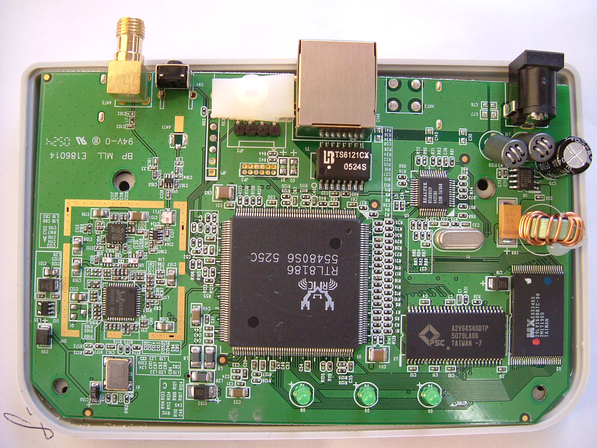 http://store.freenet-antennas.com/images/EW-7206APg-inside.jpg